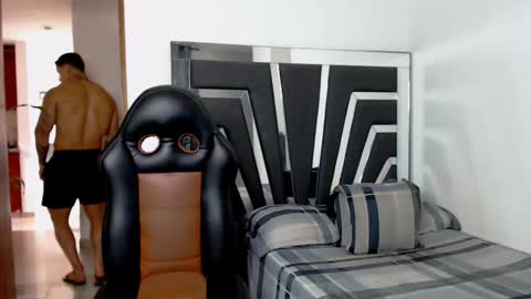 Noah Harris01 online show from October 2025 05:24:02 PM