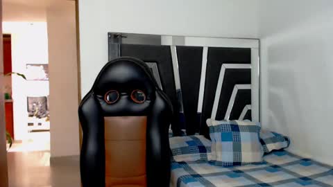 Noah Harris01 online show from November 2025 03:30:02 PM