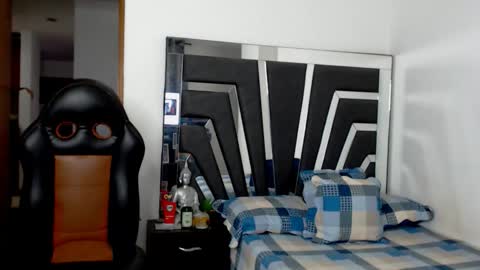 Noah Harris01 online show from February 2026 10:50:01 PM