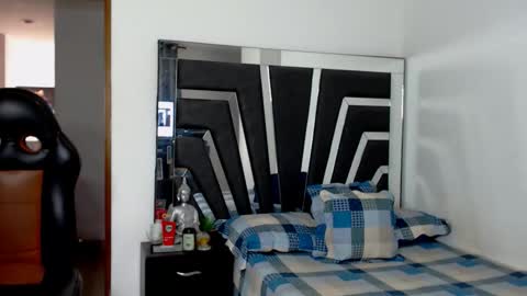 Noah Harris01 online show from February 2026 01:53:02 PM