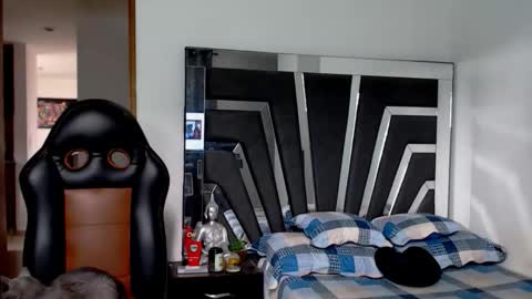 Noah Harris01 online show from April 2026 01:41:01 PM