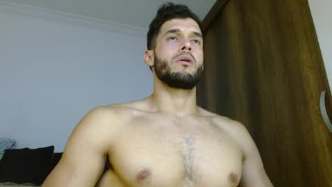 Snapshot of noah_jhonsonn chatting on June 2026 06:35:01 PM Noah online show from June 2026 06:35:01 PM