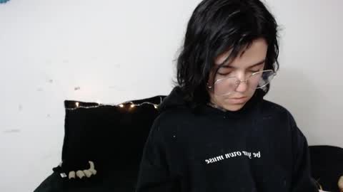 noah hehim    online show from January 2025 10:01:01 PM