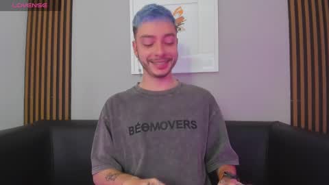 Snapshot of noah_ricci_ chatting on January 2025 12:02:02 PM online show from January 2025 12:02:02 PM