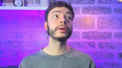 Snapshot of noah_ricci_ chatting on November 2025 12:05:02 PM online show from November 2025 12:05:02 PM