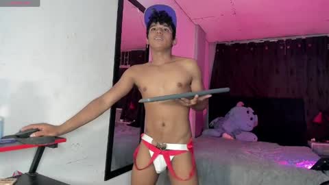 Snapshot of noah_smith04 chatting on April 2026 07:45:01 AM noah_smith04 online show from April 2026 07:45:01 AM