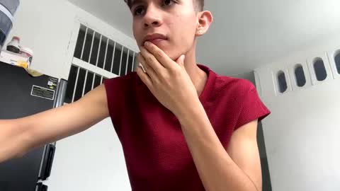 Snapshot of noah_tyler_ chatting on January 2025 07:41:02 PM noah tyler  online show from January 2025 07:41:02 PM