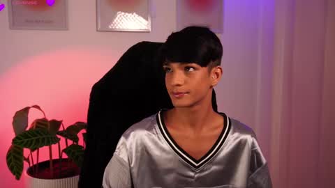 Noah     online show from February 2025 01:06:01 PM