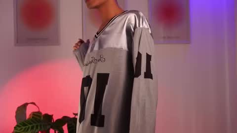 Noah     online show from February 2025 04:11:02 PM