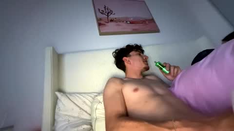 Snapshot of noahlynx chatting on April 2026 06:52:01 AM noahlynx online show from April 2026 06:52:01 AM