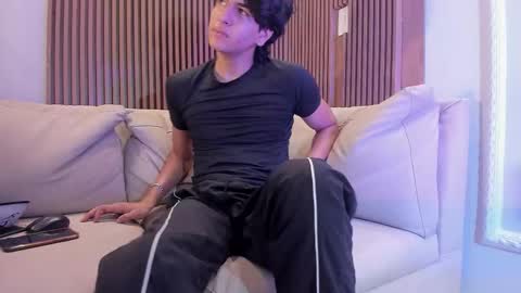 Snapshot of noahx_valko chatting on December 2025 02:44:02 PM noahx_valko online show from December 2025 02:44:02 PM