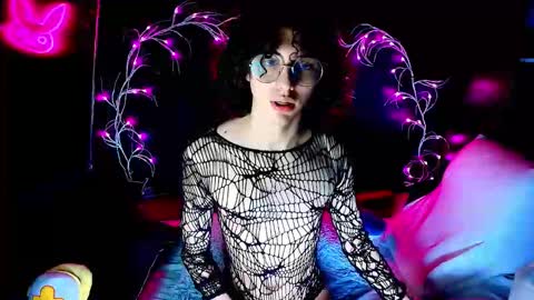 Noah Xtar online show from September 2025 12:38:01 AM