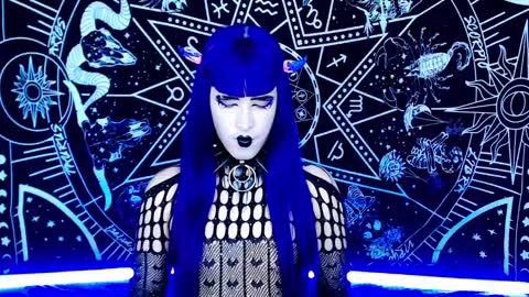 caroline online show from December 2025 01:13:01 AM