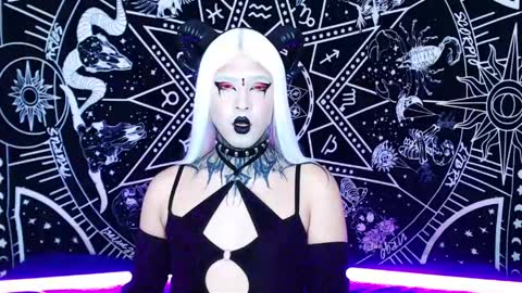 Snapshot of noamy_666 chatting on April 2026 10:02:02 PM caroline online show from April 2026 10:02:02 PM