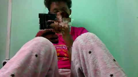 Snapshot of noellah chatting on September 2025 07:03:01 PM noellah online show from September 2025 07:03:01 PM