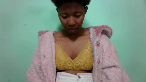 Snapshot of noellah chatting on October 2025 04:32:02 AM noellah online show from October 2025 04:32:02 AM