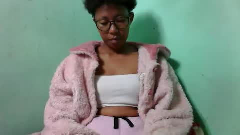 Snapshot of noellah chatting on October 2025 05:27:02 AM noellah online show from October 2025 05:27:02 AM