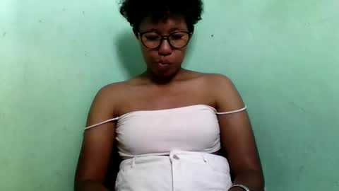 Snapshot of noellah chatting on November 2025 07:00:02 AM noellah online show from November 2025 07:00:02 AM