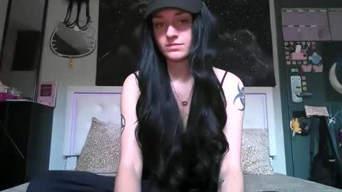 Snapshot of noelle1229 chatting on April 2026 05:47:01 PM Noelle online show from April 2026 05:47:01 PM