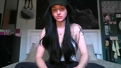 Snapshot of noelle1229 chatting on April 2026 05:18:01 PM Noelle online show from April 2026 05:18:01 PM