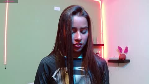 Snapshot of noha_thomson chatting on January 2025 06:04:01 PM Noha Thomson online show from January 2025 06:04:01 PM