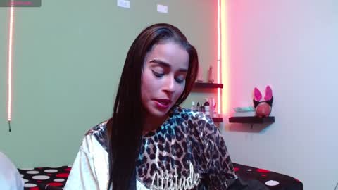 Snapshot of noha_thomson chatting on February 2025 09:13:01 PM Noha Thomson online show from February 2025 09:13:01 PM