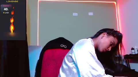 Snapshot of noha_thomson chatting on September 2025 09:05:01 PM Noha Thomson online show from September 2025 09:05:01 PM