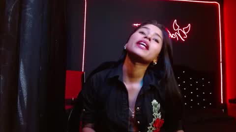 Snapshot of noha_thomson chatting on October 2025 06:30:02 PM Noha Thomson online show from October 2025 06:30:02 PM