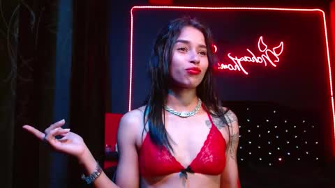 Noha Thomson online show from November 2025 01:26:01 AM