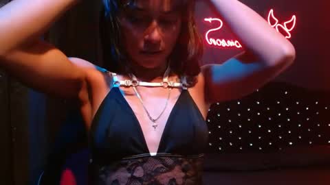 Snapshot of noha_thomson chatting on April 2026 08:45:02 PM Noha Thomson online show from April 2026 08:45:02 PM