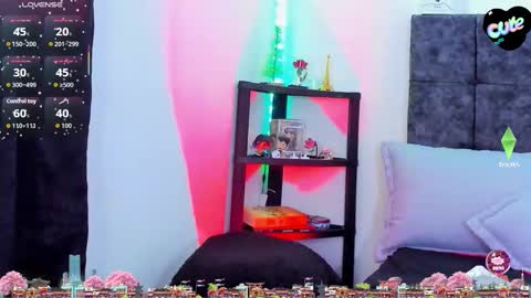 Nolan  online show from December 2025 06:47:02 PM