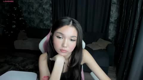 nomi online show from December 2025 05:52:02 PM