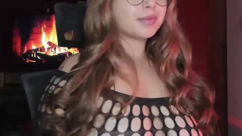 Snapshot of noorthernlightss chatting on December 2025 04:06:01 AM Ara online show from December 2025 04:06:01 AM