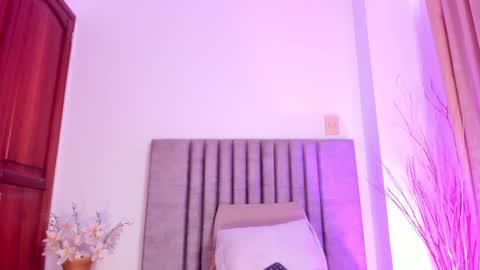 Nora Da Silva online show from December 2024 05:20:02 PM