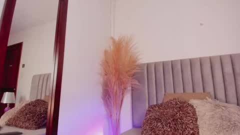 Nora Da Silva online show from February 2025 12:43:01 AM