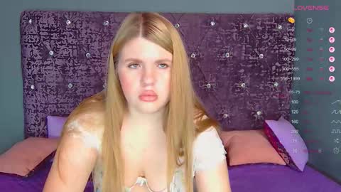 Snapshot of norabigas chatting on November 2025 01:15:01 AM Nora online show from November 2025 01:15:01 AM