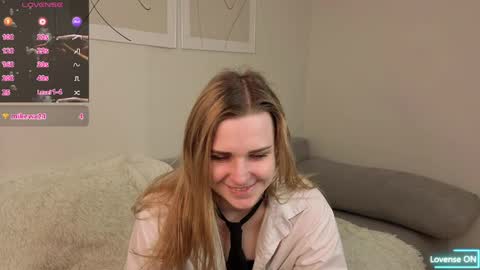 Snapshot of noradunn chatting on April 2026 10:15:01 AM Elina online show from April 2026 10:15:01 AM