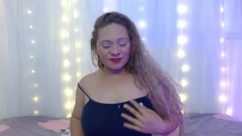 Snapshot of norapaker chatting on September 2025 08:23:01 PM norapaker online show from September 2025 08:23:01 PM