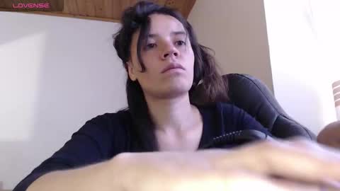 noreen_ online show from December 2025 06:35:02 PM