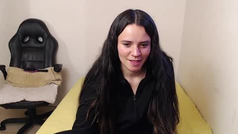 Snapshot of noreen_ chatting on April 2026 07:25:01 PM noreen_ online show from April 2026 07:25:01 PM