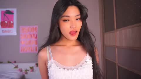 Snapshot of noreenbeckey chatting on November 2025 07:30:01 AM Nore online show from November 2025 07:30:01 AM