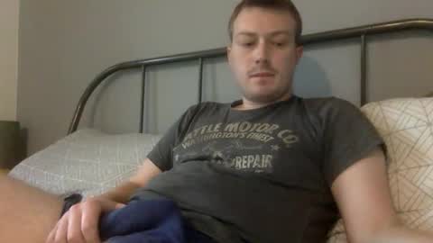 Snapshot of norfolkboy18 chatting on November 2025 12:04:01 PM Ollie online show from November 2025 12:04:01 PM