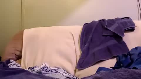 Snapshot of normalbo1982 chatting on September 2025 02:00:02 AM Good boy online show from September 2025 02:00:02 AM