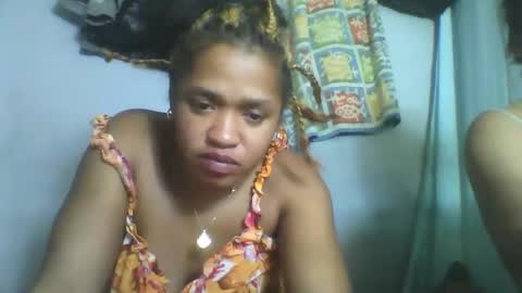 nosminah01 online show from September 2025 08:19:01 PM