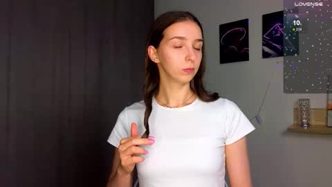 Hello My name is Helene NTMU  Finger up if u like what u see online show from September 2025 02:09:02 PM