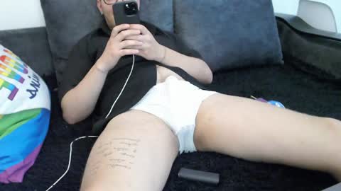 Snapshot of notyournoah chatting on May 2026 06:27:02 PM Noah online show from May 2026 06:27:02 PM