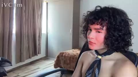 Snapshot of nova740338 chatting on November 2025 03:21:01 PM Nova online show from November 2025 03:21:01 PM