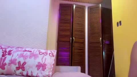 nova_licious online show from May 2026 03:41:01 PM