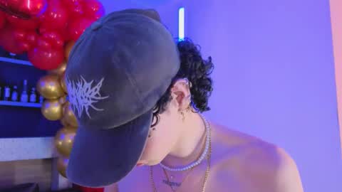 Snapshot of nova_salvadore chatting on February 2026 04:28:02 AM Nova Salvatore online show from February 2026 04:28:02 AM