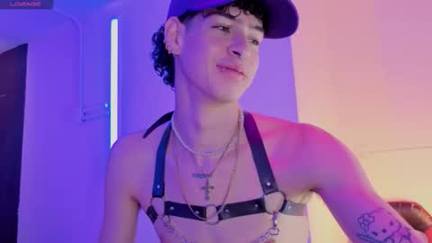 Snapshot of nova_salvadore chatting on February 2026 05:06:02 AM Nova Salvatore online show from February 2026 05:06:02 AM